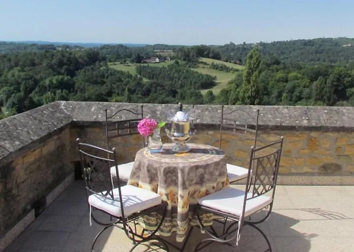 Tower Sarlat Konukevi *